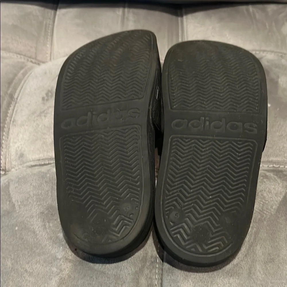 Adidas Spider-Man Black and Blue Slippers with Comfort and Style Size 5